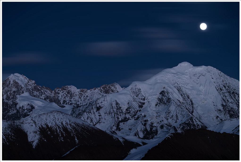 中秋临近,如何拍出一组月亮大片?