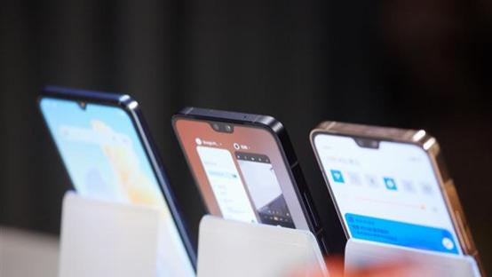 华为|信通院公布数据：5G手机销量下滑，4G手机反扑，和华为有关系吗？