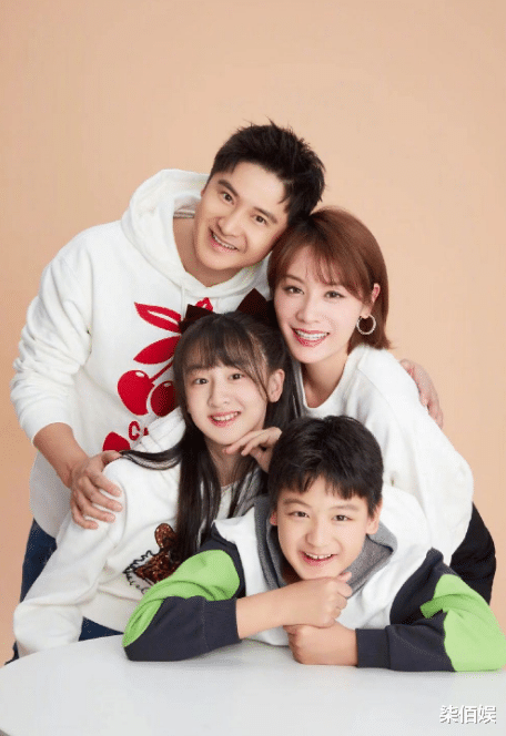 叶一茜|叶一茜晒全家福庆生,与女儿森碟挽着手臂似姐妹,一家颜值都好高