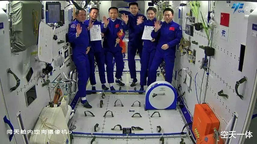 我国空间站有钥匙,外形像一把“祖传扳手”?现在交给神舟十五了