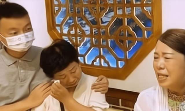 杜新枝|太离谱!智微晒出杜新枝10年前离婚证明,老杜却获郭爸送花秀恩爱