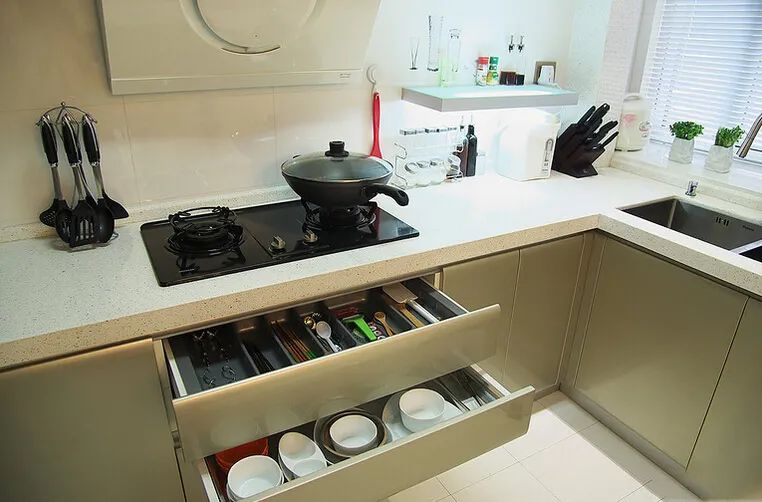 这个才是开放式厨房的真正优点,下次坚决不装封闭式厨房!