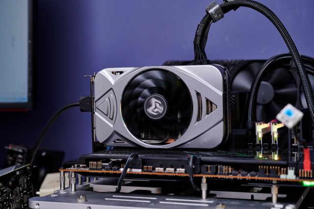 三星|性能不止于入门，影驰RTX 3050 mini显卡上手