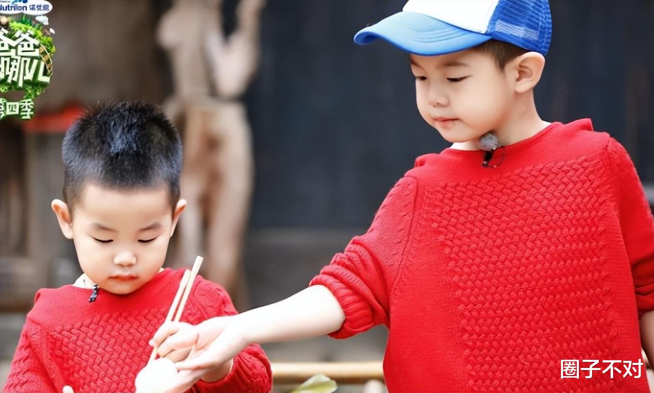 胡可|“妈圈顶流”胡可:一招轻松化解“二胎矛盾”,狠狠打了梅婷的脸