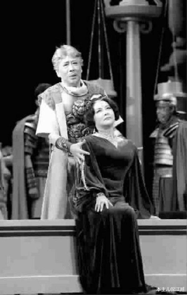 焦晃|李媛媛:为肚子里的孩子放弃治疗癌症,41岁病逝后,丈夫一直未娶