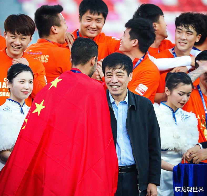 李霄鹏|别人开工资都费劲，泰山队还发奖金！李霄鹏和蒿俊闵离开山东后太不顺