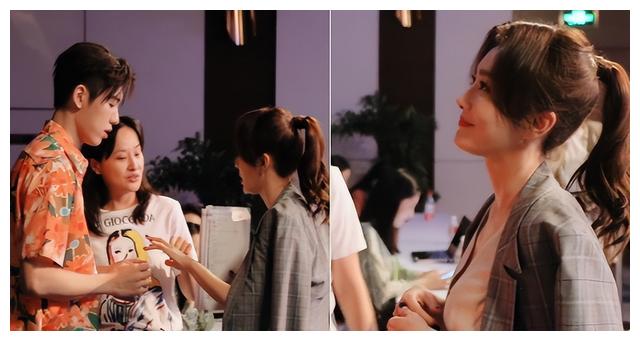 秦岚|秦岚和小17岁男星拍吻戏，男方被蹭一嘴口红，亲密摸脸氛围暧昧