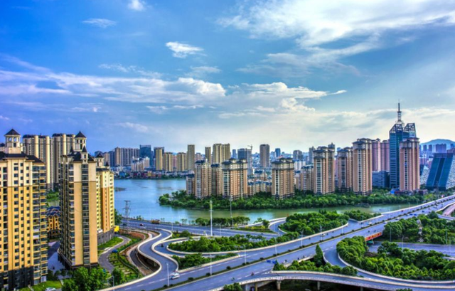 |江西有个小城市，坐拥世界最大硅灰石矿，还有众多旅游景区