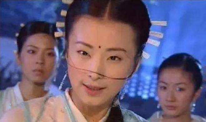 倚天屠龙记|她是《倚天屠龙记》“第一美人”，出道多年零绯闻，今39岁无人娶