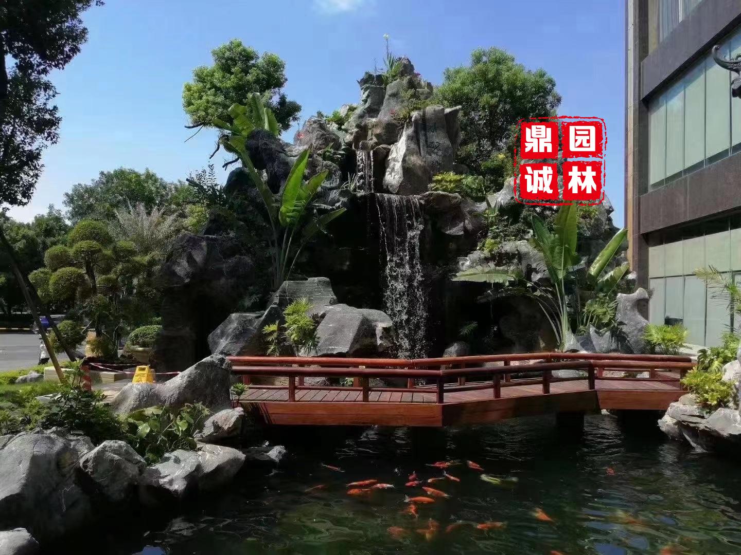 多元化|太湖石一种多元化景观置放的风景石