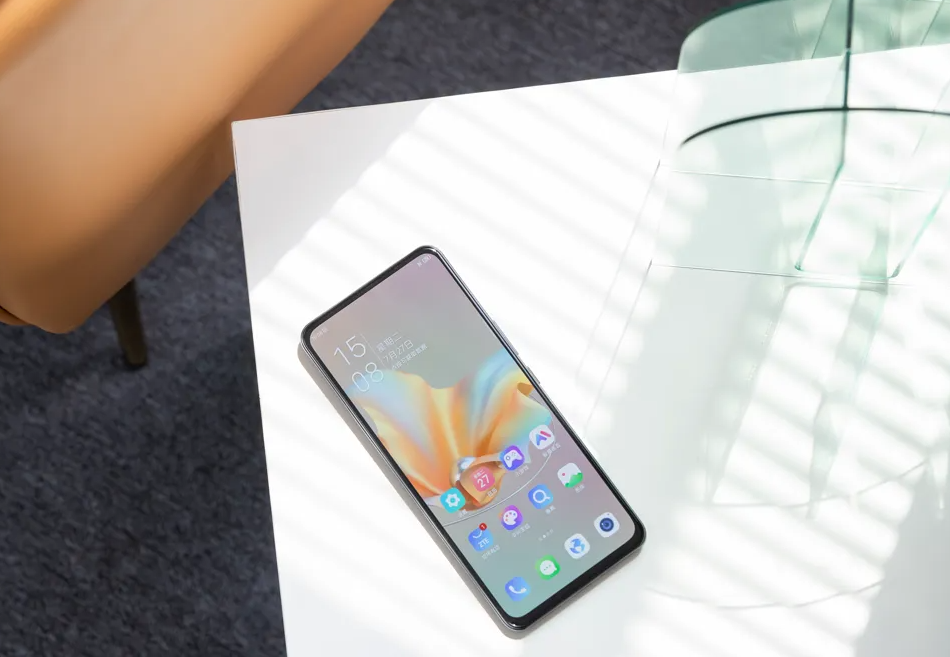 摄像头|最大支持“20GB运存”，屏下摄像头加持，顶配旗舰降至2698元