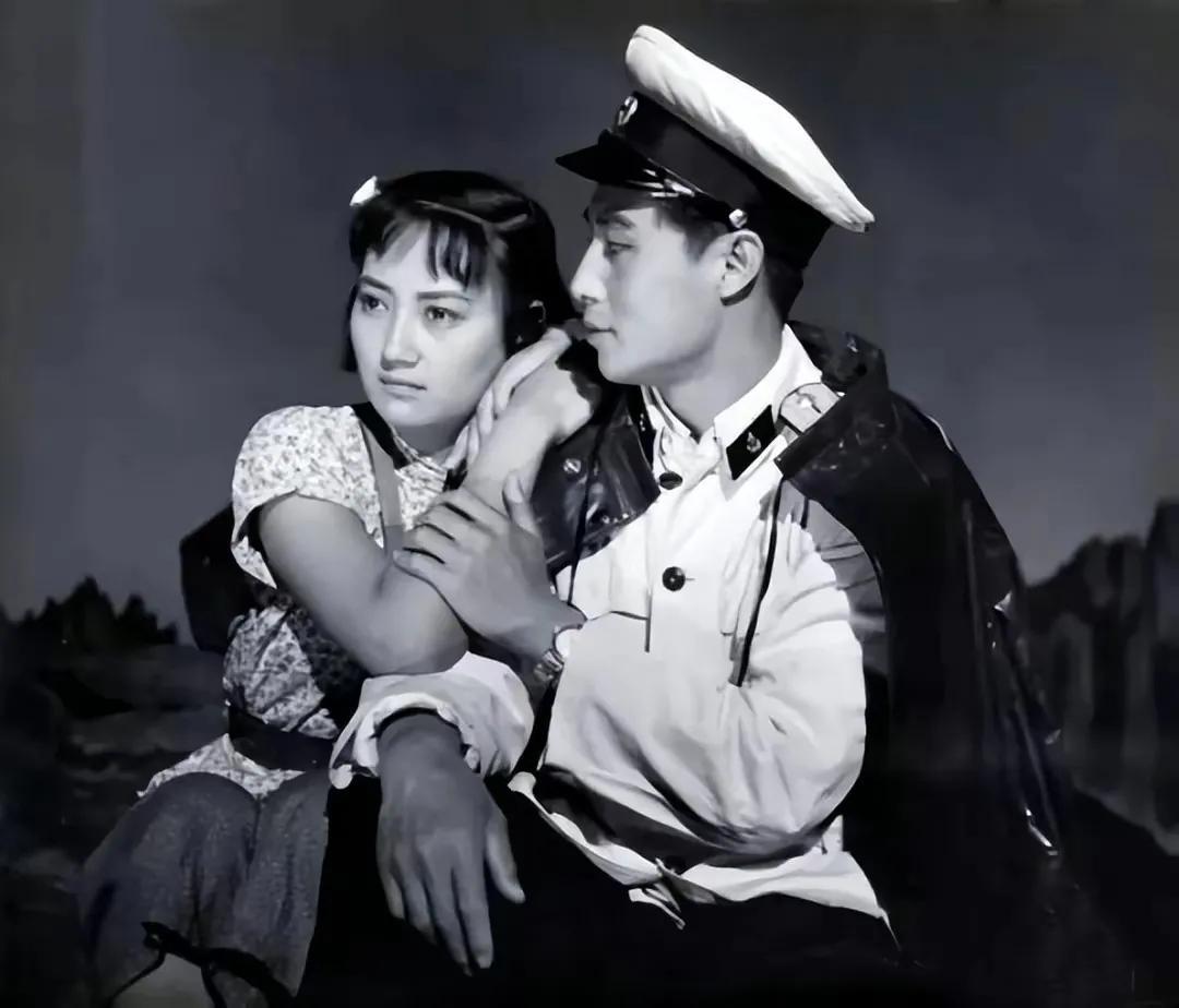 周一围|90岁王心刚,与患病妻子携手60年,儿女亿万富翁却只想过平淡生活