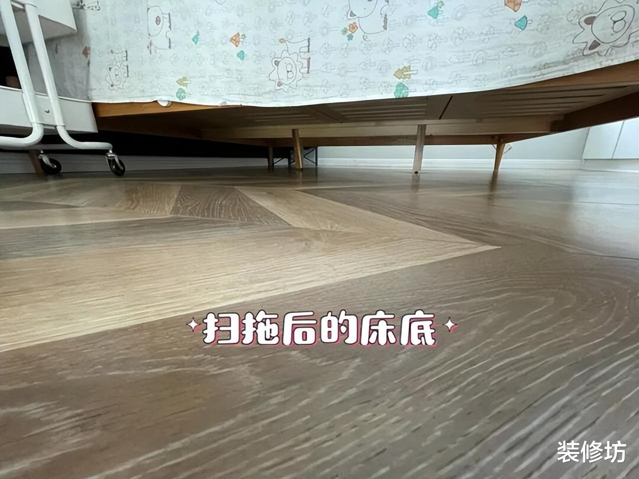 天天扫地,地板还是有毛絮?试试老保姆这招,一周不扫也干净