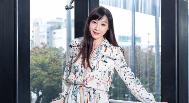 林利|47岁女星陈柏渝复出拍戏，与富商离婚后背负巨债，曾做KOL收入低