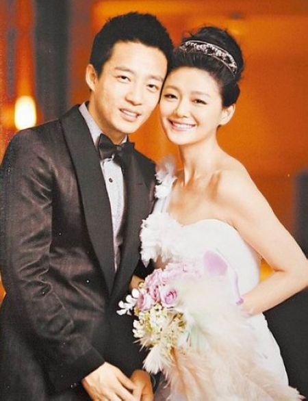 汪小菲|大S再婚的头纱都是汪小菲买的，张兰特意直播戴头纱，讽刺前儿媳