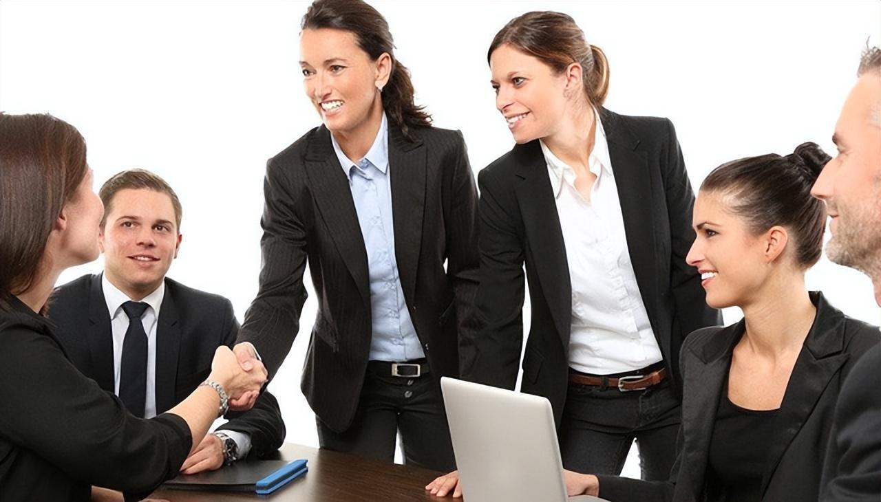 爱尔兰|北大教授坦言:未来10年,这三大行业或将会被取缔