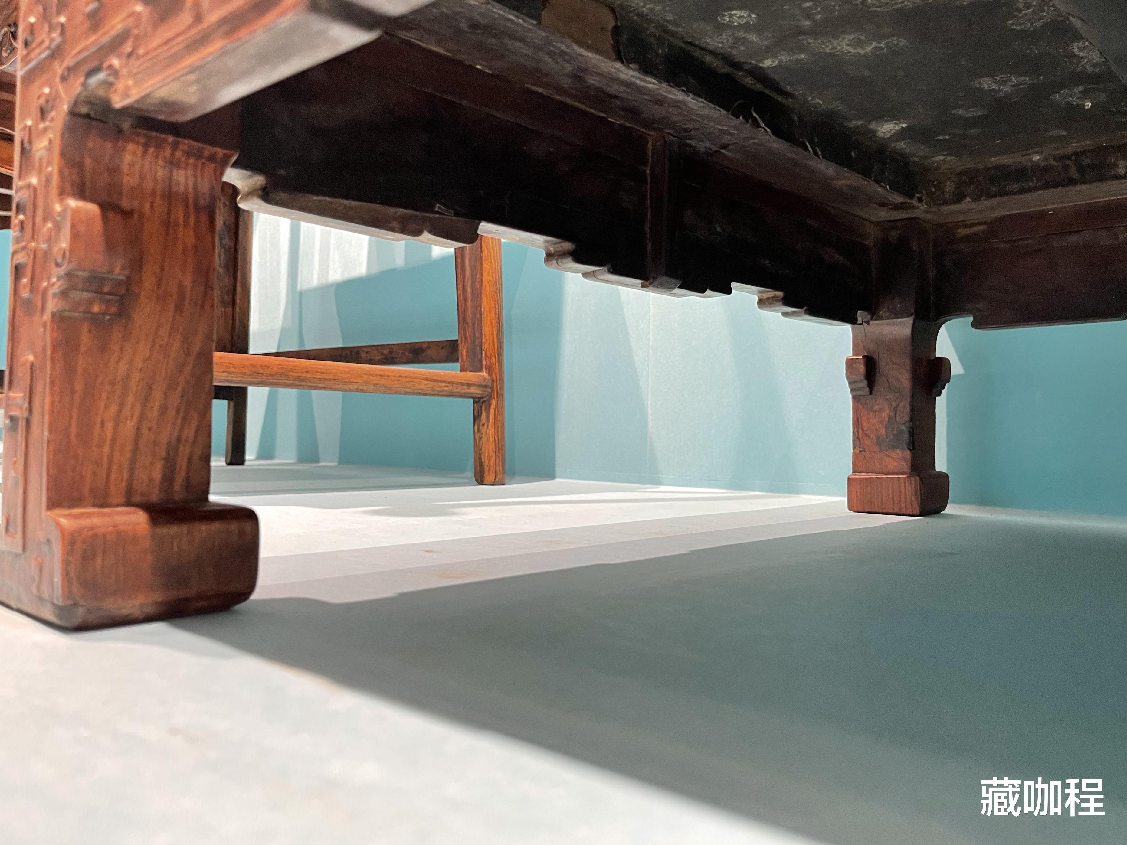 老底保存较好,黄花梨拐子纹炕桌43.7万成交