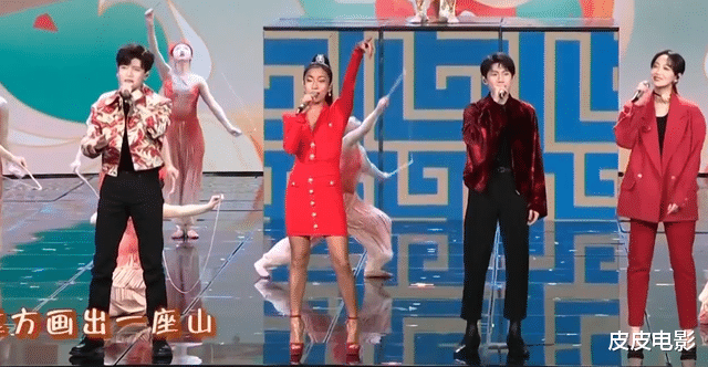 春晚|春晚最惊艳女星：李思思丝绒天鹅颈，李宇春性感，伊丽媛华贵雍容