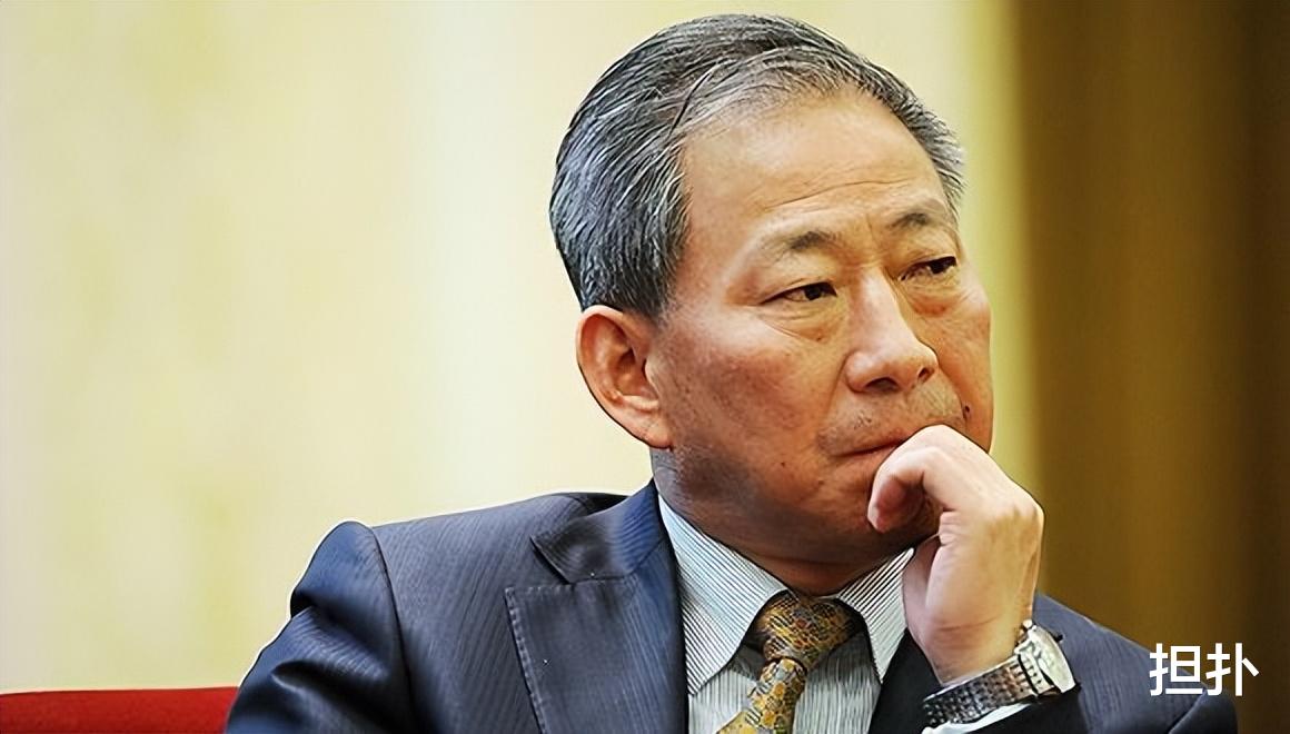 百亿女富豪严昕,弟弟也坐拥上千亿资产,父亲给清洁工开上万工资