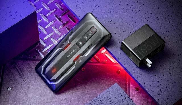 游戏手机|高至18G+1024G存储，开始降低售价！现在的机皇也不贵了