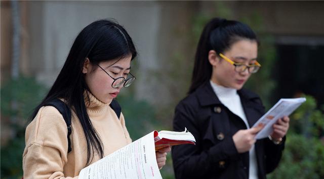 高校|公务员报考迎来“新标准”,方案被提议后,35周岁或将被打破!