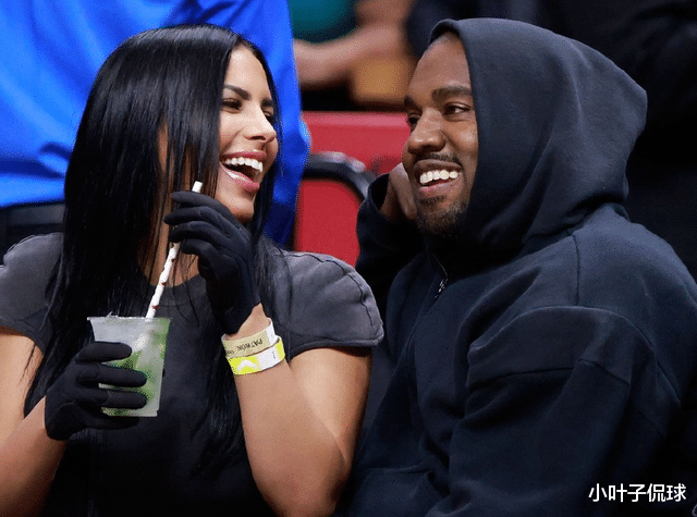 金·卡戴珊|侃爷带新欢看NBA,和金·卡戴珊一个模子,邂逅爆红华人美女球迷