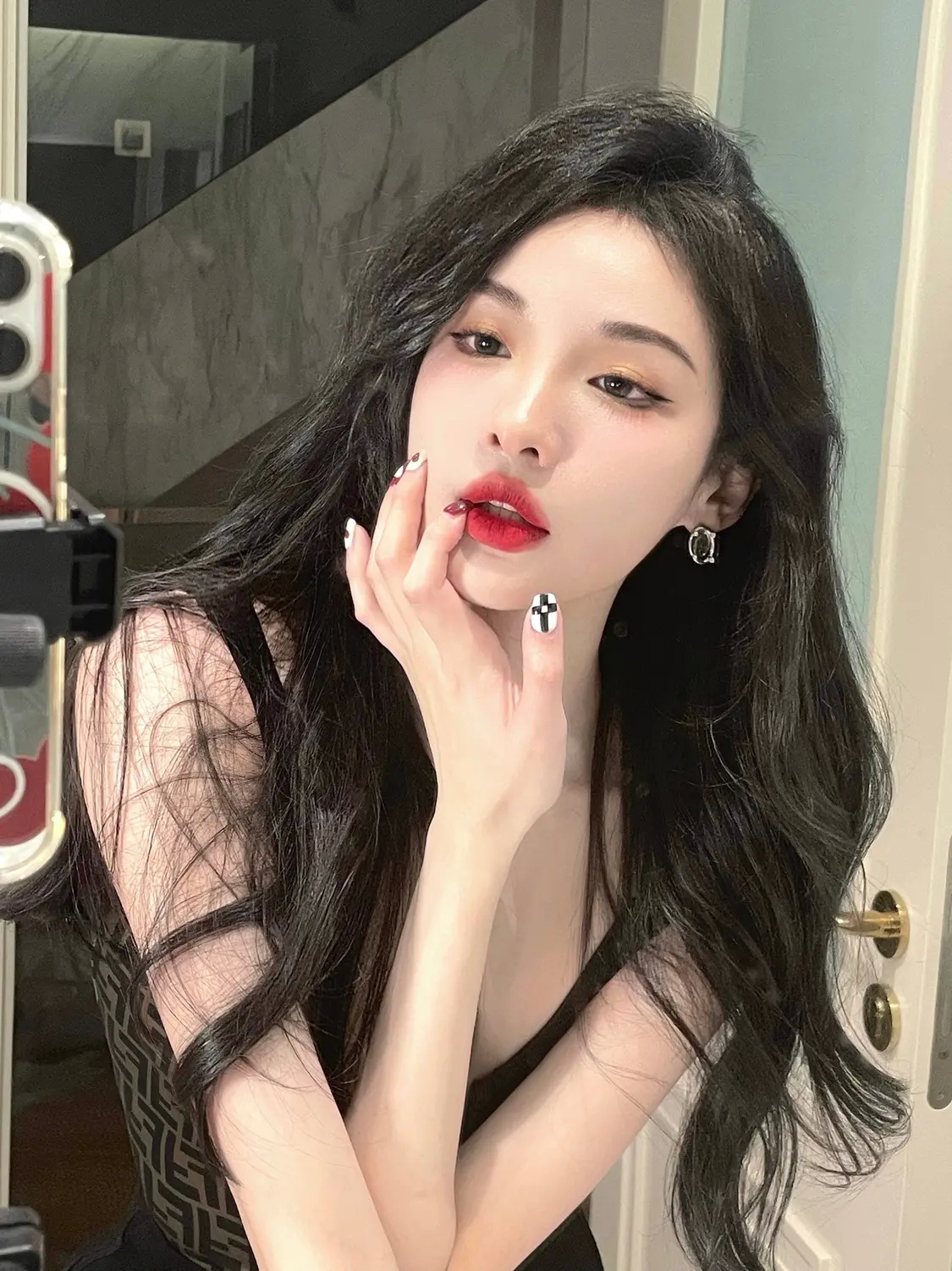 微笑|有一种叫“赫本式”微笑，温暖却不耀眼！