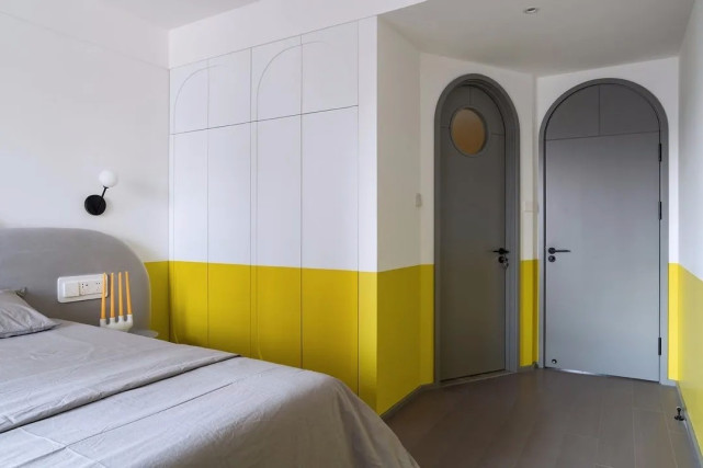 142平现代二居室，将黄色玩明白了