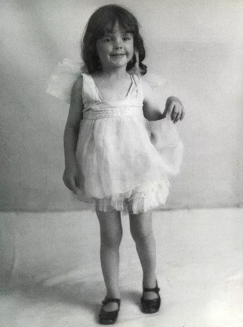 绿野仙踪|朱迪·嘉兰：因《绿野仙踪》成名，5段不幸婚姻，47岁死在浴室