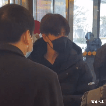 春晚|春晚首次大联排来了！众星素颜曝光，黑眼圈、眼袋齐全一脸憔悴