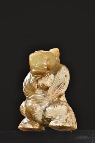 |汉代 高古玉瑞兽摆件