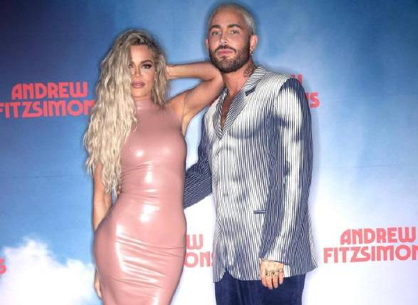 科勒·卡戴珊|TT赢麻了！陪伴卡戴珊母女逛街，亲热搂住科勒，三个孩子三个妈！