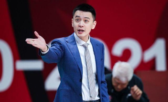 广东男篮|杨鸣表态令人失望，广东队输球一人低迷，球迷建议：引进第三外援