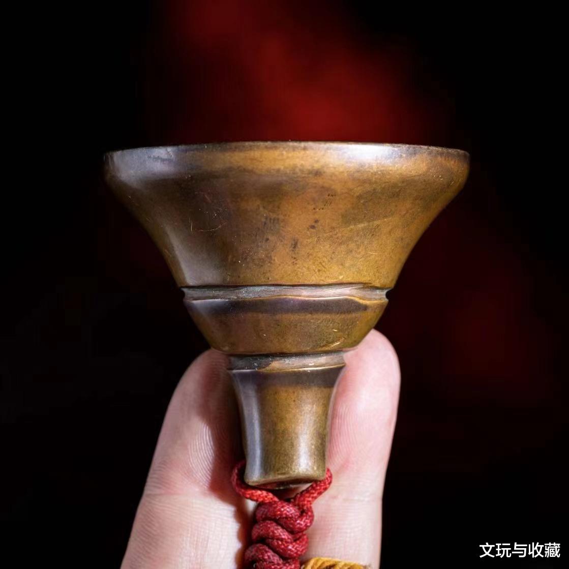 翡翠手镯|你不认识的藏区老文玩，它可是有名的法器，别当成降魔铃