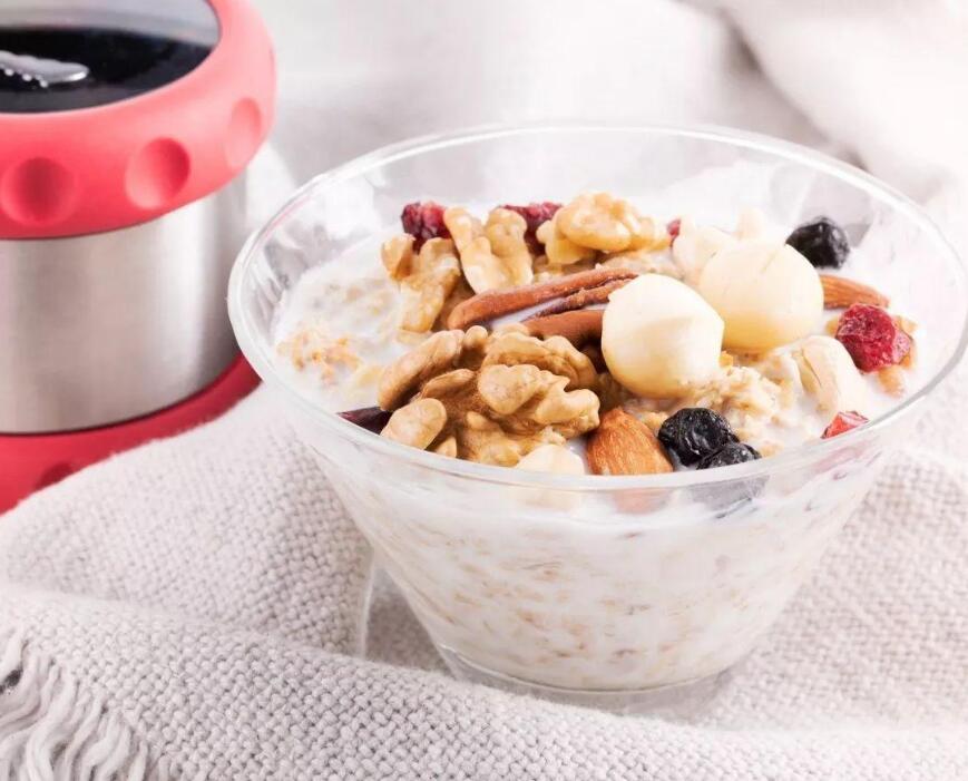 临近春节，零食行业首当其冲打响“价格战”，谁才是最后的赢家？