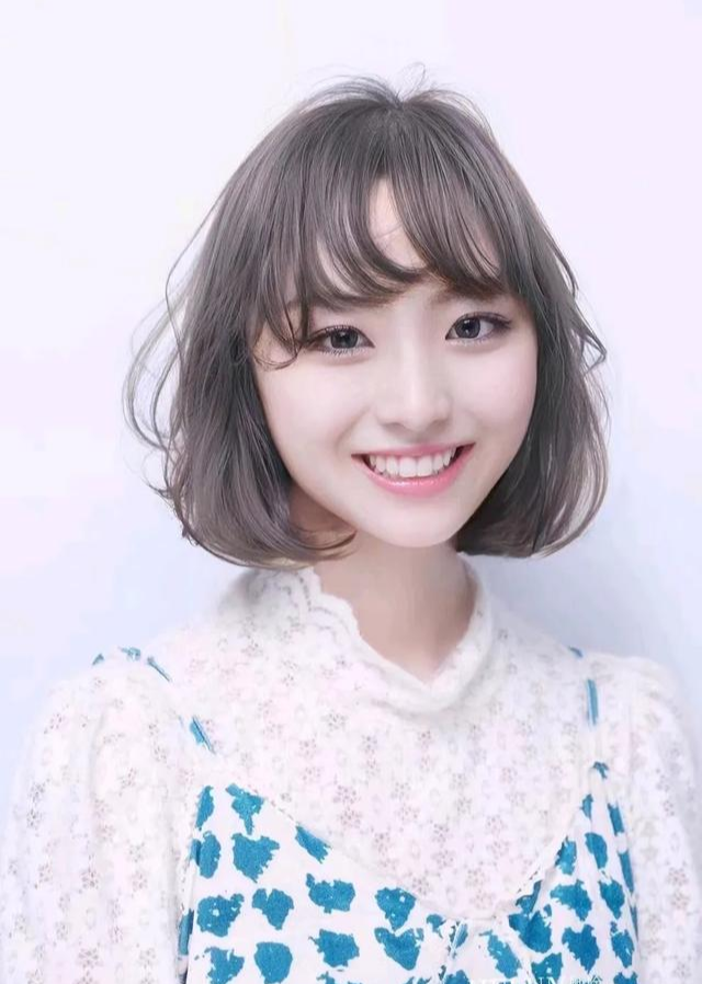 发型 羊毛卷已过时，22款当下流行发型送给大家，直接剪就对了