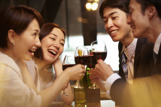 |如何发展职场人脉？