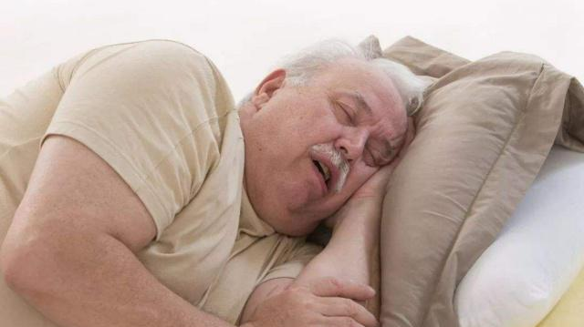 睡眠|肝不太好的人,睡觉时会发出5个“求救信号”,不要再小看了