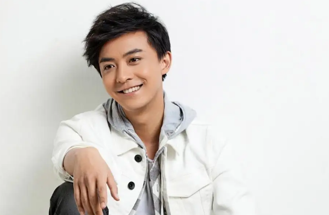 李佳航|李佳航新剧开播，不少观众称其扮演的角色好真实！