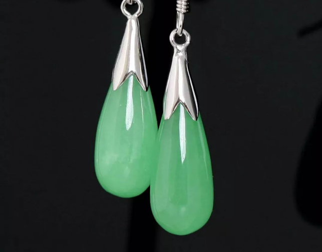 耳饰 挑选翡翠耳饰要注意哪些？选择正确才可以提高气质，脸型很重要