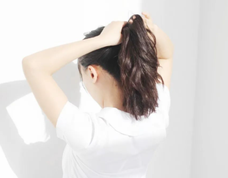 发际线 刷新认知!经常扎马尾会导致发际线后移?