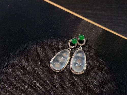 翡翠|翡翠价格太高?其实翡翠本身的价值,是值得这个价格的