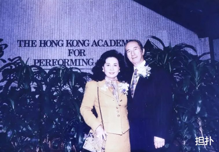 蓝琼缨|蓝琼缨去世两月没下葬，葬礼全权由三个女儿安排，独子也没有插手