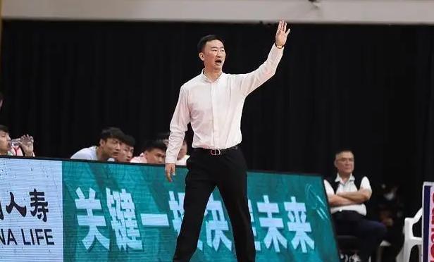 国王队|雅尼斯取代刘维伟？浙江男篮正式回应，朱旭航走人，外援一个不留