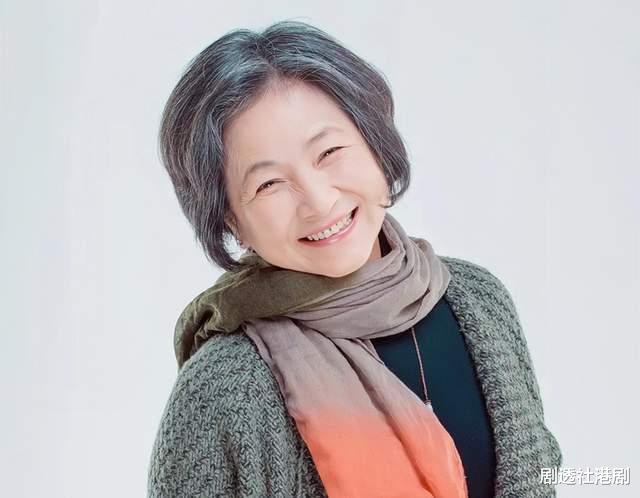 郑佩佩|知名老戏骨或将正式息影!身体转差靠轮椅代步,全家已移民美国