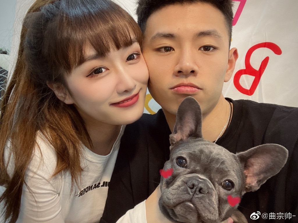 男排|男帅女美太般配！又一排球国手公开恋情，年仅23岁就事业爱情双丰收