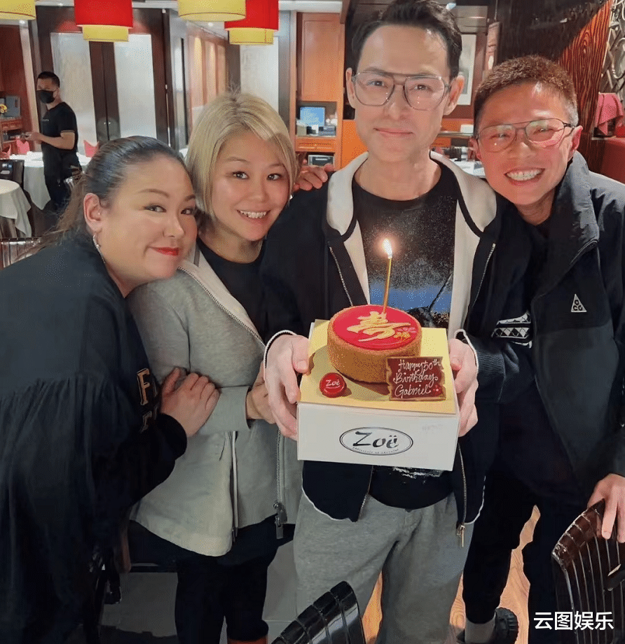 海俊杰|海俊杰迎50岁生日，与小13岁妻子贴面秀恩爱，女方身材圆润显富态