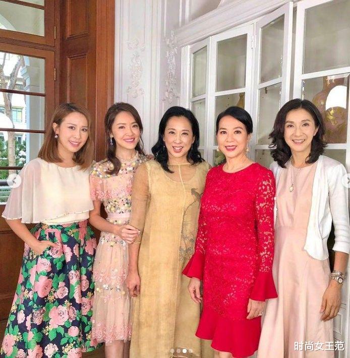 朱玲玲|朱玲玲穿一身白气质高贵,跟素人一比才知道多漂亮,感觉只有40多