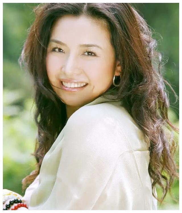 王茜华|年轻时惊为天人,老了却成“土肥圆胖大婶”,这7位女星真可惜