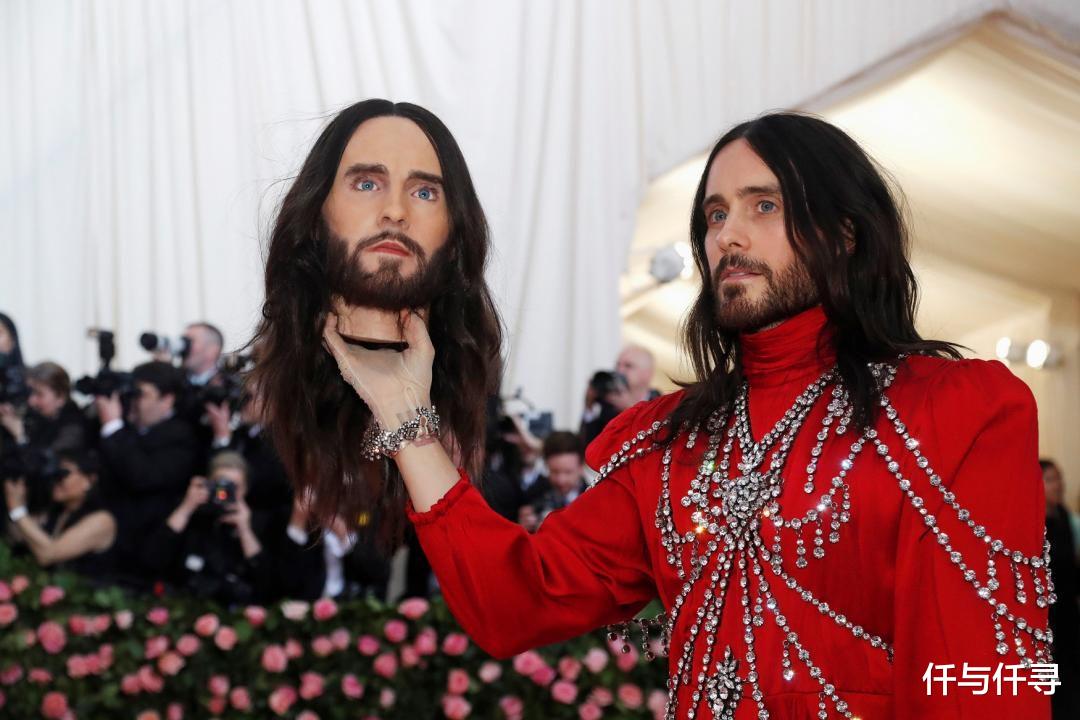 lv|LV明星天团乘公车登MetGala红毯，谷爱凌、乔布斯小女儿被挤没影